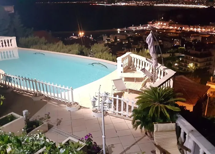 Roc Maria Lucia Βίλα