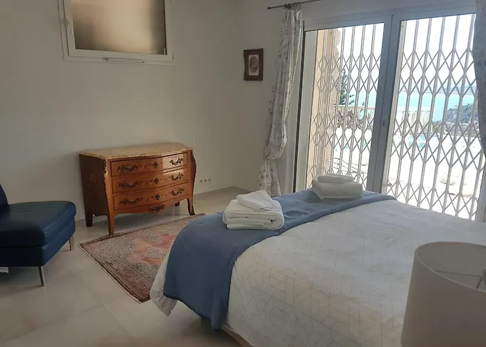 Βίλα Roc Maria Lucia *