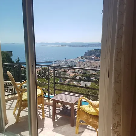 Roc Maria Lucia Villa